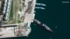 PreviousNext
En esta imagen satelital distribuida por Maxar Technologies se muestra al buque Moskva en el puerto de Sevastopol, en Crimea, el 7 de abril de 2022. (Imagen satelital ©2022 Maxar Technologies vía AP)