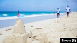 Uno de los elementos que indican la descomposición del Estado cubano es la corrupción generalizada, dijo un experto a Martí Noticias. 