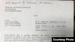Documento judicial contra el periodista Roberto Jesús Quiñones firmado por el juez Amalio Alfaro Matos. 