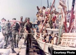 125.000 cubanos llegaron desde Mariel (Cuba) a Cayo Hueso (EEUU) entre abril y octubre de 1980.