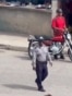 Vigilancia policial en los alrededores de la sede de UNPACU, en Santiago de Cuba. (Captura de video/UNPACU)