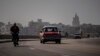 Vista del Malecón y el Capitolio, al fondo, en La Habana. (AP Foto/Ramón Espinosa)