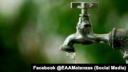 El servicio de agua potable se ha convertido en un lujo para muchas localidades de Cuba. 