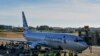 Un avión de American Airlines, en el Aeropuerto Internacional José Martí. (Foto YAMIL LAGE/AFP)