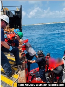 Guardia Costera de Estados Unidos (USCG) rescató a 20 migrantes cubanos en Cayo Anguila, Bahamas