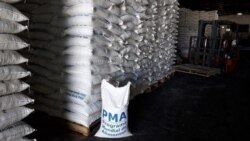 Cienfuegueros aseguran que el arroz varado en el puerto no llega a sus mesas por falta de pago del Gobierno.
