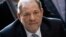 Harvey Weinstein arriba a la corte en Manhattan, Nueva York, a finales de febrero.
