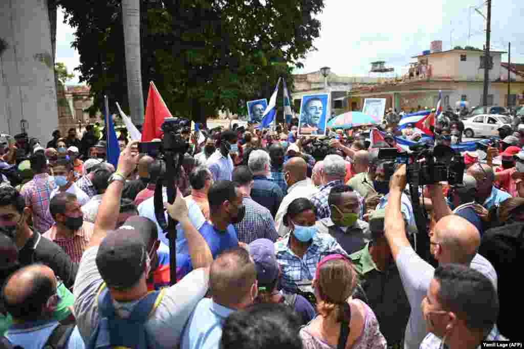 Miguel Díaz-Canel visita San Antonio de los Baños, en medio de protestas contra su gestión